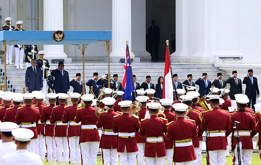 Presiden Prabowo Subianto menerima kunjugan Perdana Menteri Australia Anthony Albanese, di Istana Merdeka, Jakarta, Kamis (15/5). [Tim Media Presiden/Andi M Ilham]