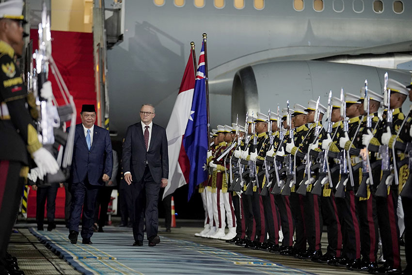 Perdana Menteri Australia Anthony Albanese telah mendarat di Pangkalan TNI AU Halim Perdanakusuma, Jakarta, Rabu (14/5). [Tim Media Presiden/Albrianso]