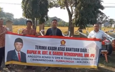 Anak Buah Prabowo, Darori Bantu Hand Traktor dan Pompa Air, Petani Purbalingga Bersyukur
