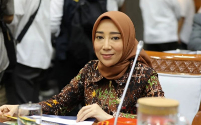 Peduli Lansia, Legislator Gerindra Berbagi Nutrisi dan Kursi Roda di Lima Desa