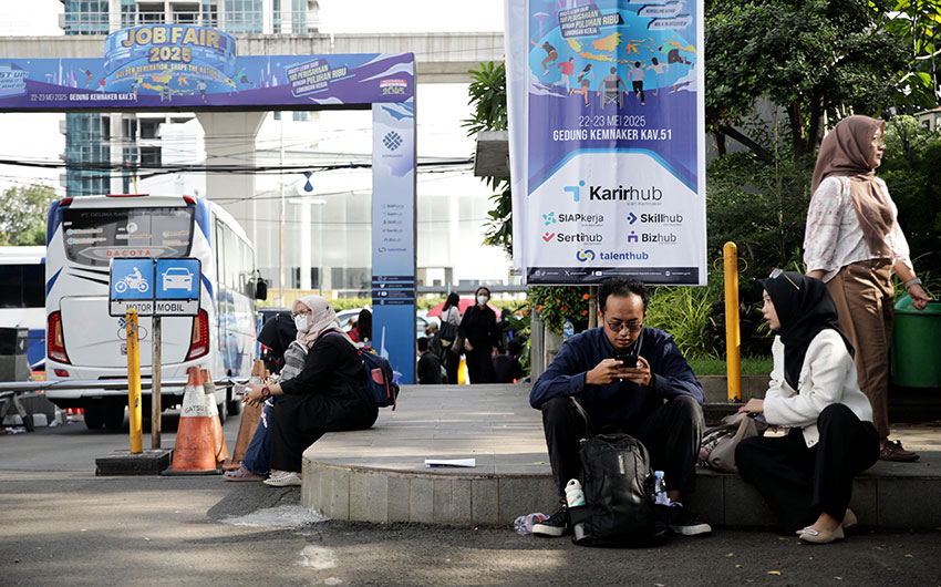 Kemnaker menggelar Job Fair 2025, di Gedung Kemnaker, Jakarta, Kamis (22/5). [astakom/M Maulana Nugraha Putra]
