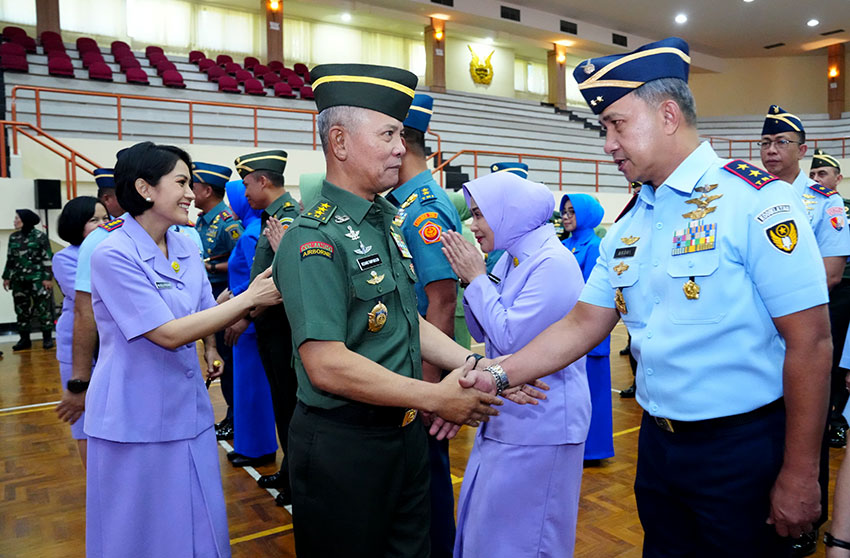 Acara Laporan Korps Kenaikan Pangkat Pati TNI di Mabes TNI, Cilangkap, Jakarta, Selasa (27/5). [astakom/Mabes TNI]