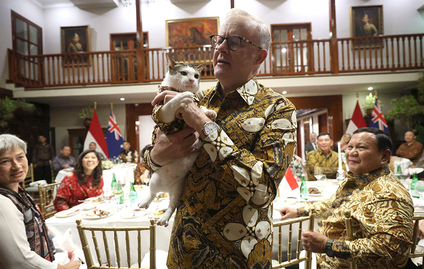 PM Australia Anthony Albanese mengahadiri jamuan makan malam di kediaman Presiden Prabowo Subianto, di Jalan Kertanegara, Jakarta, Kamis (15/5). [Tim Media Presiden]
