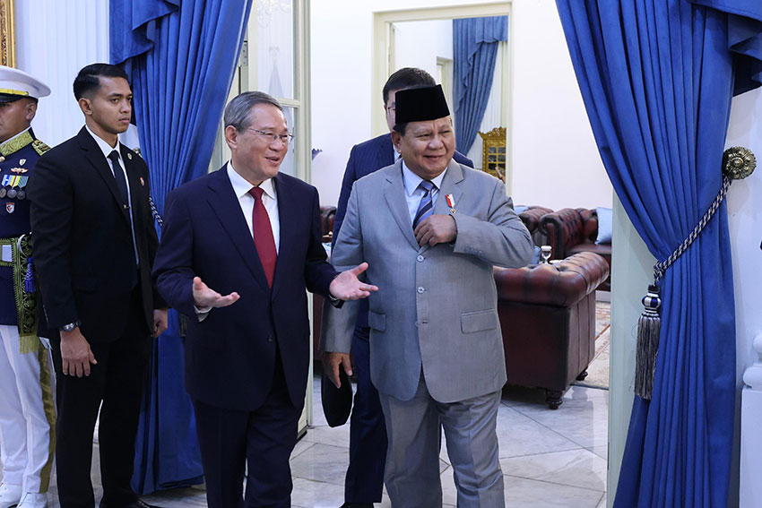 Presiden Prabowo Subianto menjamu makan siang PM China Li Qiang di Istana Merdeka, Jakarta, Minggu (25/5). [Tim Media Presiden]