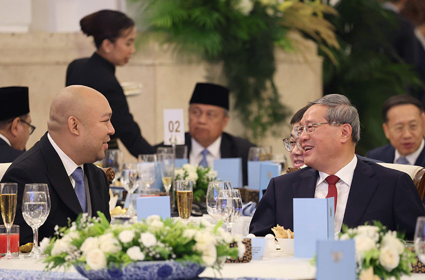 Presiden Prabowo Subianto menjamu makan siang PM China Li Qiang di Istana Merdeka, Jakarta, Minggu (25/5). [Tim Media Presiden]