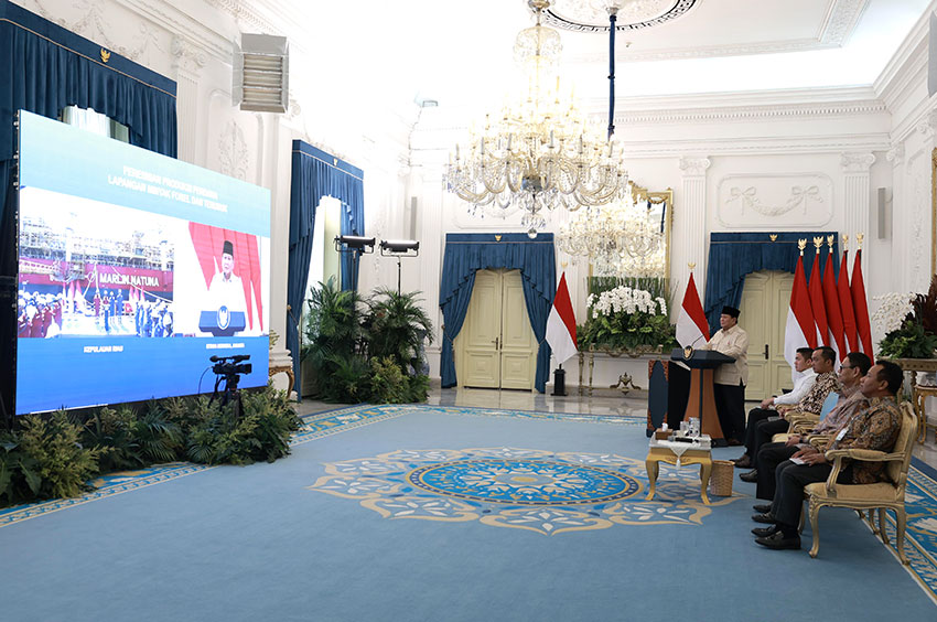 Presiden Prabowo Subianto meresmikan produksi perdana Lapangan Minyak Forel dan Terubuk di Kepulauan Natuna, Provinsi Kepulauan Riau, Jumat (16/5). [Tim Media Presiden]