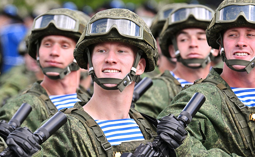 Parade militer peringatan 80 tahun kemenangan Rusia melawan Nazi Jerman, di Lapangan Merah, Moskow, Jumat (9/5). [astakom/kremlin.ru]