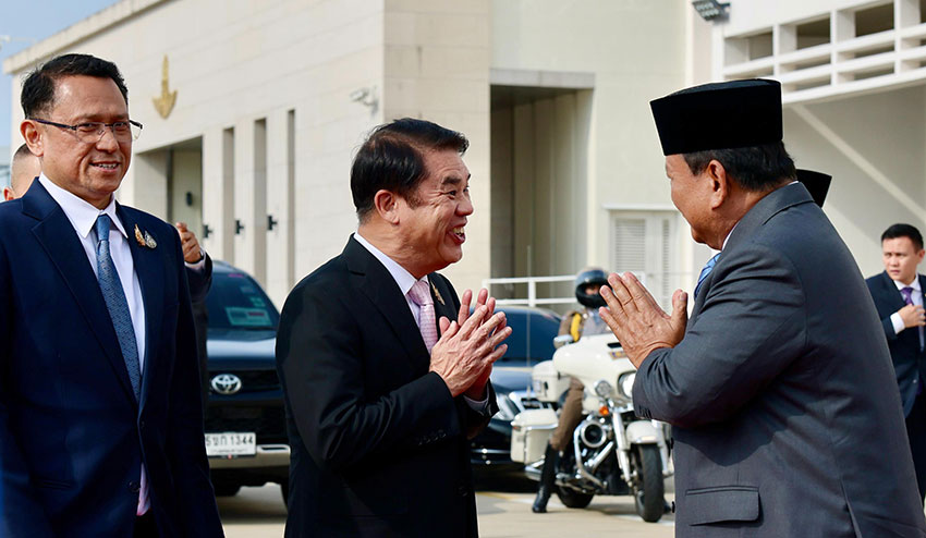 Presiden Prabowo Subianto bertolak ke Tanah Air setelah mengadakan kunjungan kenegaraan di Bangkok, Thailand, Senin (19/5). [Tim Media Presiden]