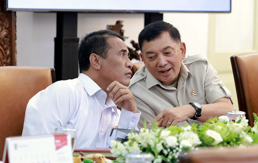 Presiden Prabowo Subianto menggelar ratas di Istana Merdeka, Jakarta, Jumat (23/5). [Tim Media Presiden]