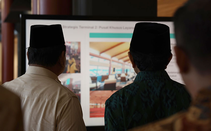 Presiden Prabowo Subianto meresmikan Terminal Khusus Haji dan Umrah di terminal 2F, Bandar Udara Internasional Soekarno-Hatta, Tangerang, Banten, Minggu (4 /5). [Tim Media Presiden/Aldoni R Rofsanjani]