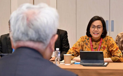 Menkeu Sri Mulyani Bertemu Presiden AIIB Jin Liqun