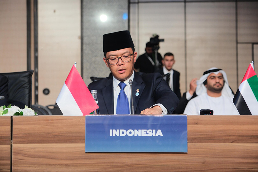 Menlu Sugiono di sela-sela Konferensi Tingkat Menteri OKI ke-51, di Istanbul, Turkiye, Minggu (22/6). [astakom/Kemenlu]