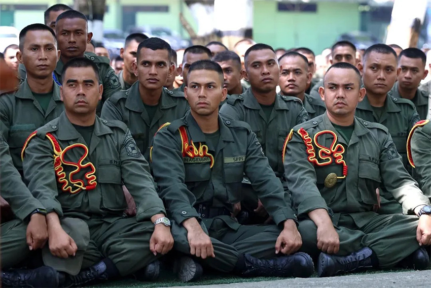 Menhan Sjafrie Sjamsoeddin meninjau pelaksanaan Diksarmil di Rindam Iskandar Muda, Aceh Besar, Selasa (24/6). [astakom/Kemhan]