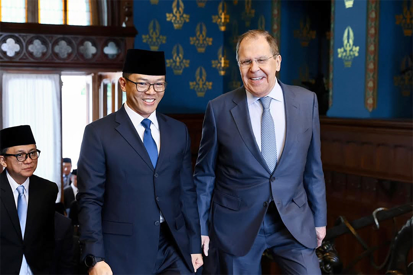 Menlu Sugiono dan Menlu Rusia Sergey Lavrov melakukan pertemuan bilateral, di Moskow, Selasa (17/6). [astakom/Kemenlu]