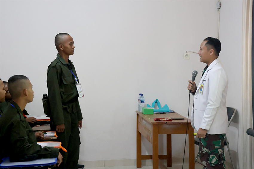Edukasi Bahaya Narkoba dan HIV/AIDS, di RSAU dr. Hoediyono Lanud R. Suryadi Suryadarma, Subang, Kamis (26/6).[astakom/RSAU Subang]