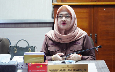 Vonny Ameliani Pimpin Langsung Penyaluran Bantuan Masjid di Jeneponto
