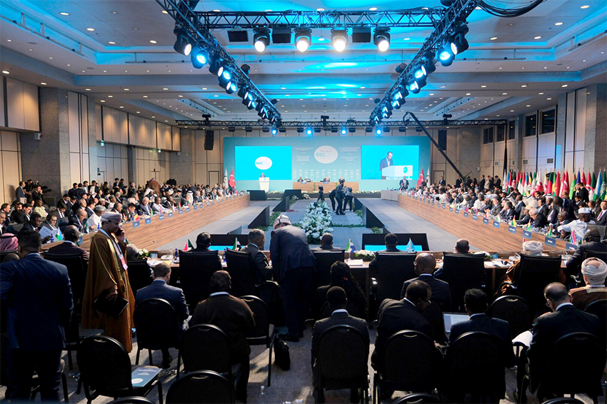 Menlu Sugiono di sela-sela Konferensi Tingkat Menteri OKI ke-51, di Istanbul, Turkiye, Minggu (22/6). [astakom/Kemenlu]