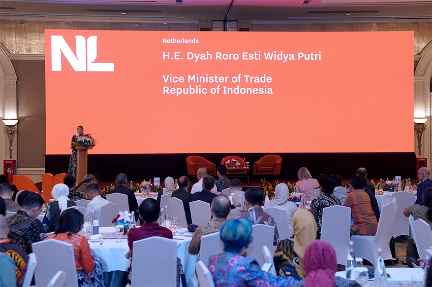 Wamendag Dyah Roro Esti memberikan sambutan dalam Kick Off Meeting Misi Ekonomi Belanda, Jakarta, Senin ( 16/6 ). [astakom/Kemendag]