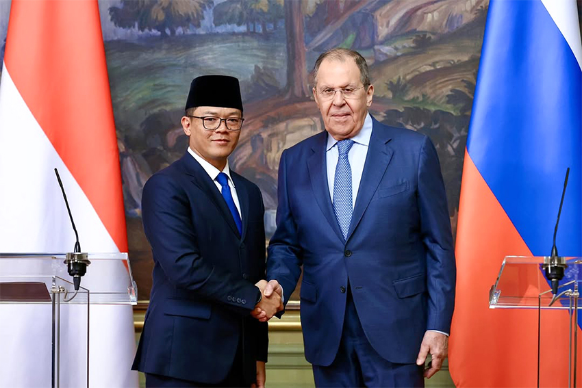 Menlu Sugiono dan Menlu Rusia Sergey Lavrov melakukan pertemuan bilateral, di Moskow, Selasa (17/6). [astakom/Kemenlu]