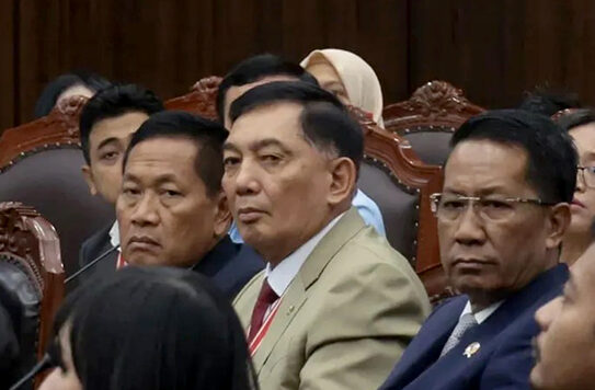 Mehan Sjafrie Sjamsoeddin mengikuti sidang uji materi Undang-undang Nomor 34 Tahun 2004 tentang UU TNI di Mahkamah Konstitusi, Jakarta, Senin (23/6). [astakom/Kemhan]