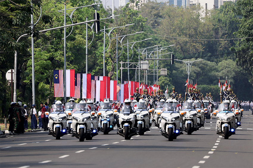 Presiden Prabowo menyambut kunjungan kenegaraan PM Malaysia Anwar Ibrahim, di Istana Merdeka, Jakarta, Kamis (27/6). [Tim Media Presiden]