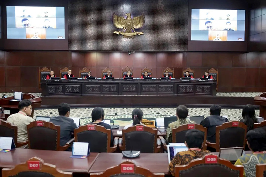 Mehan Sjafrie Sjamsoeddin mengikuti sidang uji materi Undang-undang Nomor 34 Tahun 2004 tentang UU TNI di Mahkamah Konstitusi, Jakarta, Senin (23/6). [astakom/Kemhan]