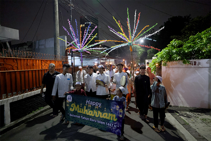 Pawai obor di Lenteng Agung, Jakarta, Kamis (26/7). [astakom/Andi M ilham]