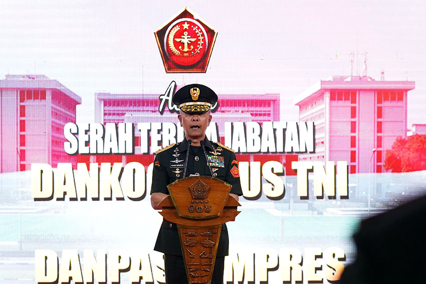 Sertijab Danpaspampres Mayjen TNI Edwin Adrian Sumantha dan Dankoopssus Brigjen TNI Yudha Airlangga, di Mabes TNI, Cilangkap, Jakarta, Senin (23/6). [astakom/Pen TNI]