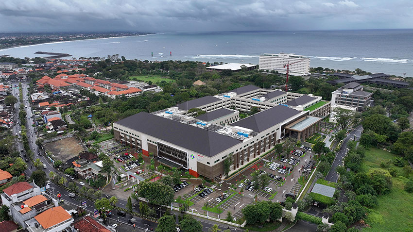 Presiden Prabowo meresmikan Ngoerah Sun Wellness and Aesthetic Center, di RSUP Prof. dr. I.G.N.G Ngoerah, Denpasar, Bali, Rabu (25/6). [Tim Media Presiden]