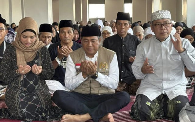 Dari Kuningan Ke Mina : Cerita Kesabaran Jamaah Haji