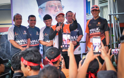 Presiden PKS Pimpin Jalan Sehat untuk Kenang KH Hilmi Aminuddin