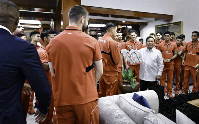 Presiden Prabowo Sambut Timnas Sepak Bola di Kertanegara Penuh Kekeluargaan