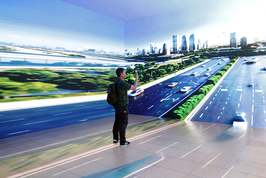Video mapping 'Immersive Jakarta Bercerita', di Jakarta Fair 2025, Jiexpo Kemayoran, Jakarta, Sabtu  (28/6). astakom/str-Antasena]