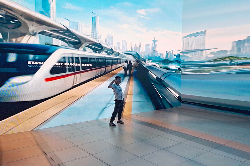 Video mapping 'Immersive Jakarta Bercerita', di Jakarta Fair 2025, Jiexpo Kemayoran, Jakarta, Sabtu  (28/6). astakom/str-Antasena]