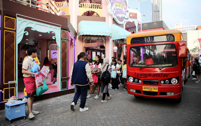 Warga Kunjungi Jakarta Fair Kemayoran 2025