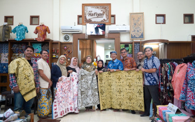 Kemenperin-YBI Angkat Potensi Batik Tulis Merawit Cirebon pada GBN 2025