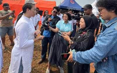 Srikandi Gerindra Tinjau Lokasi Kebakaran di Kapuk Muara, Dorong Solusi Jangka Panjang