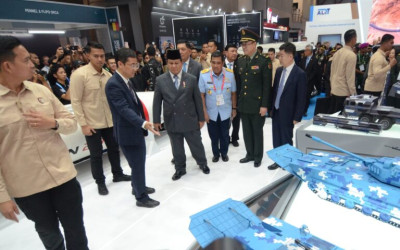 Presiden Prabowo Buka Indo Defence, Try Sutrisno Hadir sebagai Sesepuh TNI