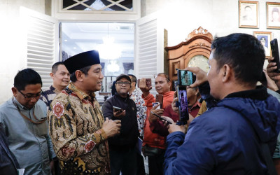 Anak Buah Prabowo 'Menyoal' Sampah dan Investasi di Peluncuran Buku 100 Hari
