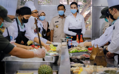 Anak Nelayan ini Kasih Faham Pengkritik MBG: Logika 'Toilet' Sangat Dangkal!