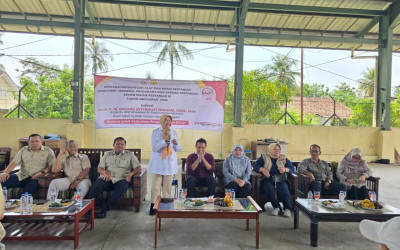 Sentuh Petani Cianjur, Endang Thohari Serahkan Alsintan Dukung Kedaulatan Pangan