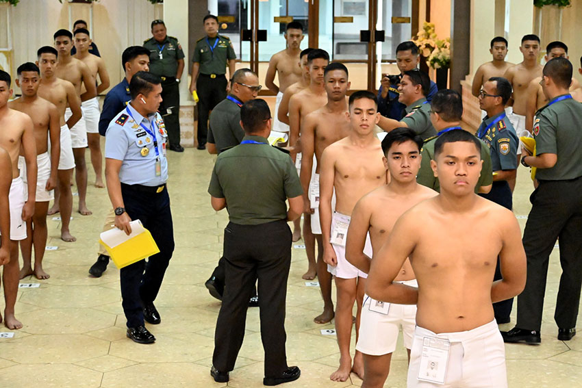 Sidang Pantukhirda Calon Taruna Akademi TNI Tahun Anggaran 2025, di Balai Prajurit M. Yusuf, Makassar, Sulawesi Selatan, Rabu (25/6). [astakom/Pen Hnd]