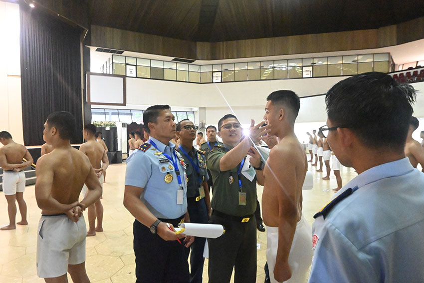 Sidang Pantukhirda Calon Taruna Akademi TNI Tahun Anggaran 2025, di Balai Prajurit M. Yusuf, Makassar, Sulawesi Selatan, Rabu (25/6). [astakom/Pen Hnd]