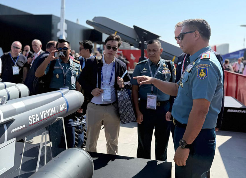 Danpuspenerbal Laksda TNl Bayu Alisyahbana menghadiri Paris Air Show 2025 di Paris, Prancis, Kamis (19/6). [astakom/Pen Puspenerbal]