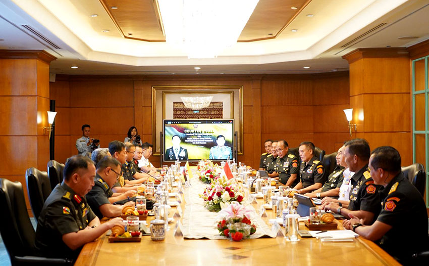 Panglima TNI Jenderal TNI Agus Subiyanto memimpin HLC ke-5  Indonesia - Brunei, di Jakarta, Jumat (13/6). [astakom/Pen TNI]
