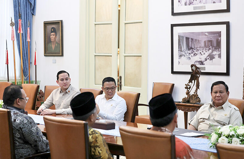 Presiden Prabowo menerima kunjungan DPP PKS, di Istana Merdeka, Jakarta, Selasa (29/7).[astakom/Tim Media Presiden]