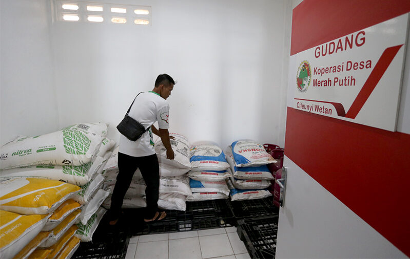 Koperasi Desa Merah Putih Cileunyi Wetan, di Kabupaten Bandung, Jawa Barat, Kamis (17/7). [astakom/str-Budi Yanto]