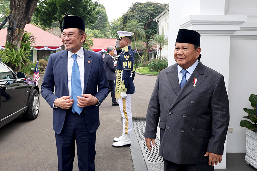 Presiden Prabowo menerima kunjungan PM Malaysia Anwar Ibrahim, di Istana Merdeka, Jakarta, Selasa (29/7). [Tim Media Presiden]