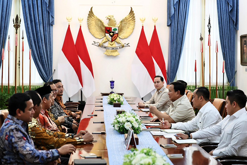 Presiden Prabowo menerima kunjungan DPP PKS, di Istana Merdeka, Jakarta, Selasa (29/7).[astakom/Tim Media Presiden]