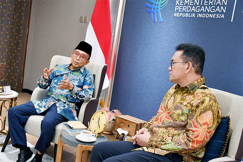 Mendag Budi Santoso menerima kunjungan Ketua Dewan Pembina APRINDO Abdul Latief, di Jakarta, Rabu (16/7). [astakom/Kemendag]